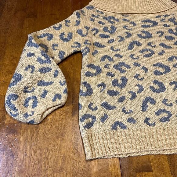 Easel Womens Yellow Tan Leopard Print Oversized Sweater Size Small - Picture 2 of 8